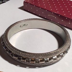 R.J. GRAZIANO 1990’s VINTAGE SILVER-TONE BANGLE BRACELET Signed